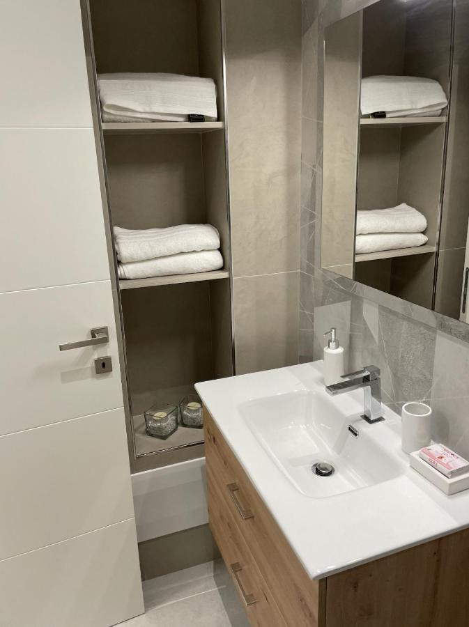 Varese Apartment Bagian luar foto