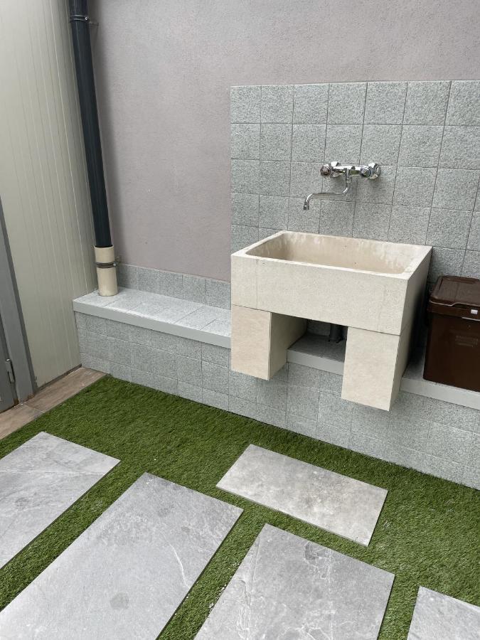 Varese Apartment Bagian luar foto