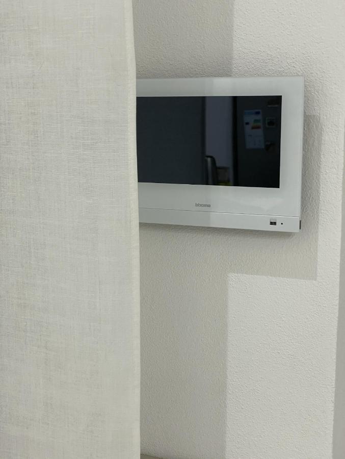Varese Apartment Bagian luar foto