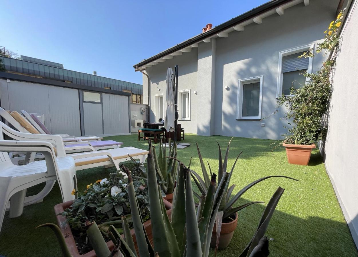 Varese Apartment Bagian luar foto