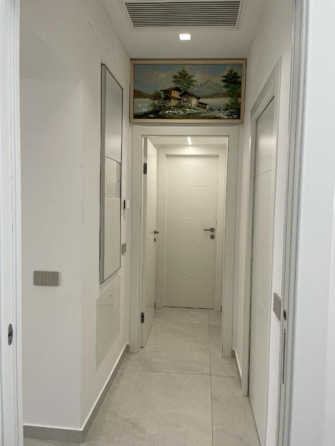 Varese Apartment Bagian luar foto