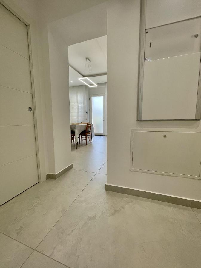 Varese Apartment Bagian luar foto