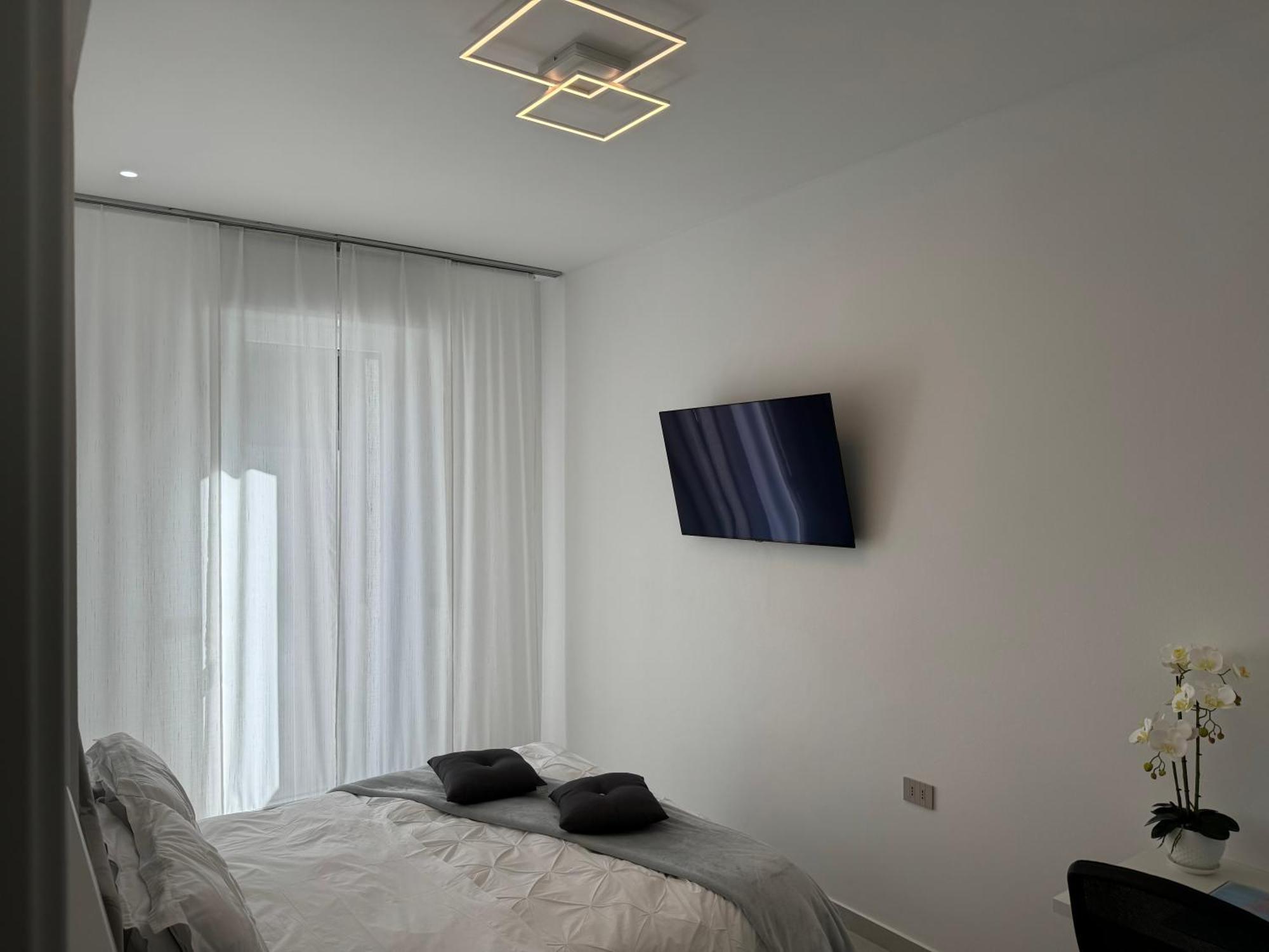 Varese Apartment Bagian luar foto