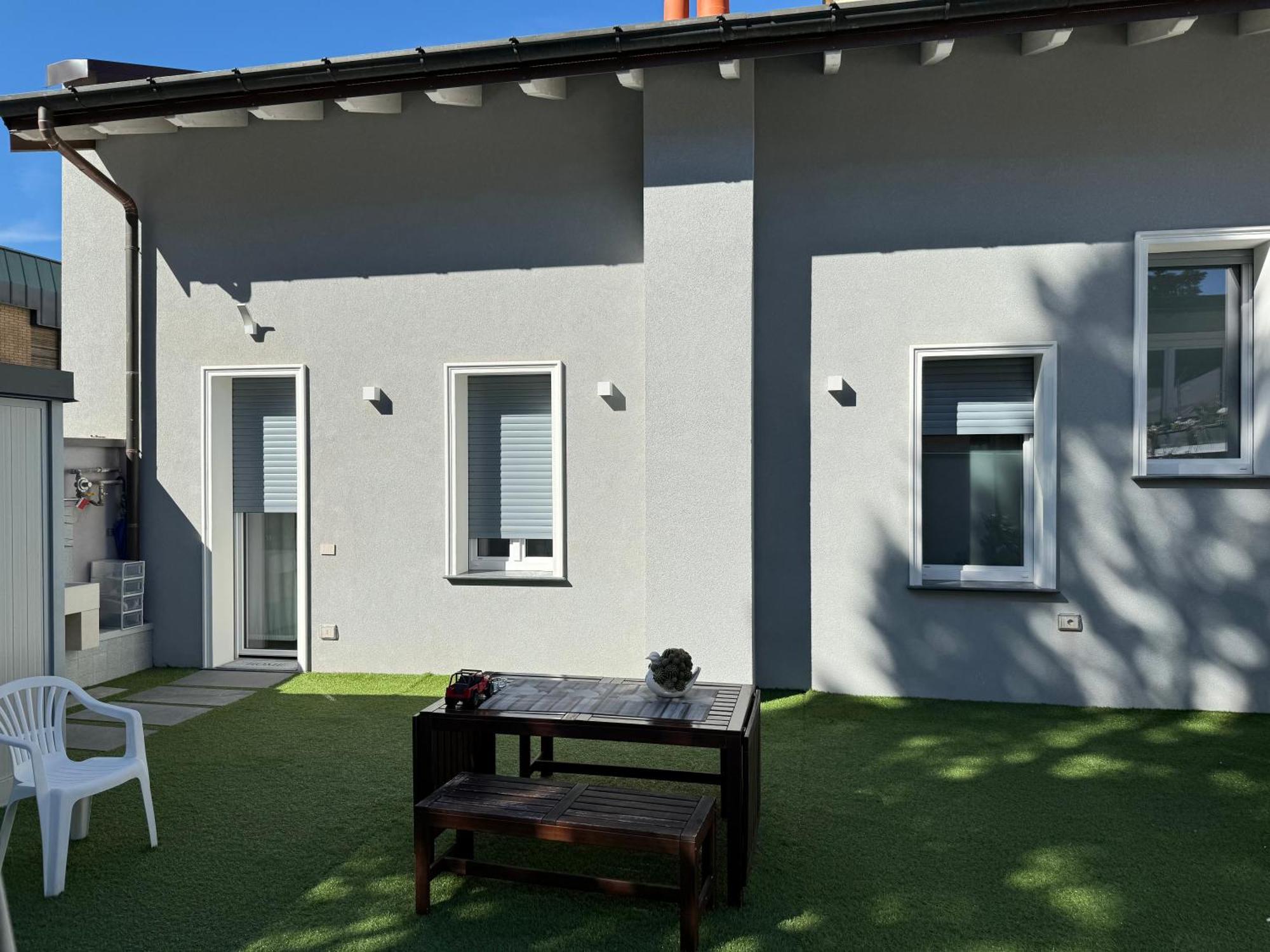 Varese Apartment Bagian luar foto